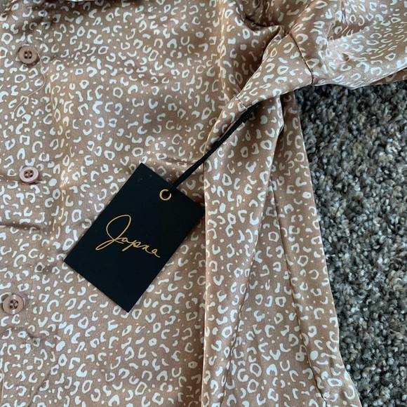 Silk button up - Picture 2 of 2